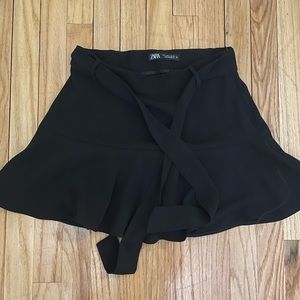 ZARA black skort with belt